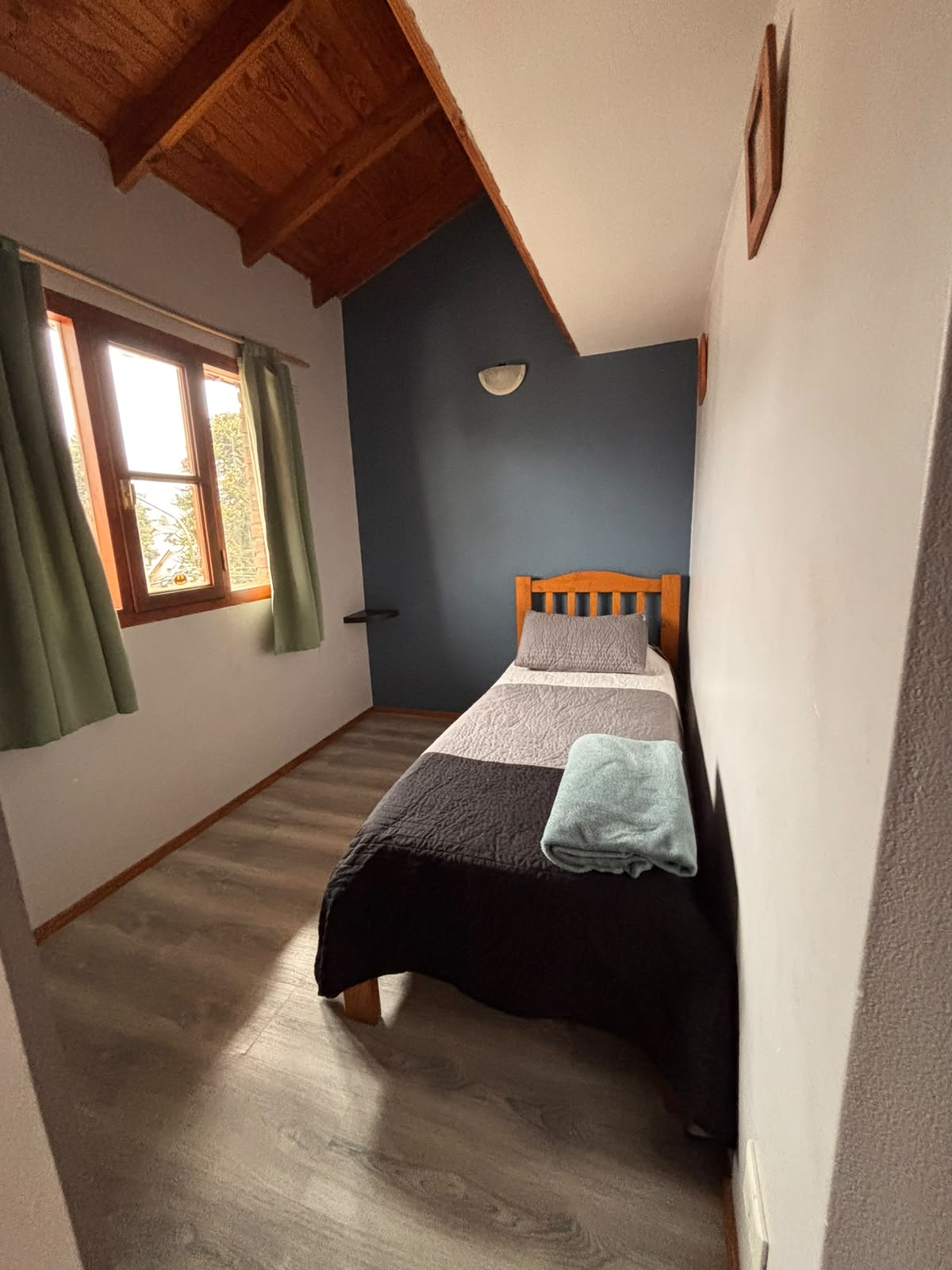 ¡Oportunidad en el centro! Departamento de 3 habitaciones, 2 baños y balcón a pasos de la avenida principal - 4